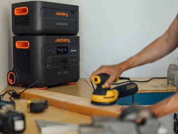 Jackery Explorer 2000 Plus expandable power station