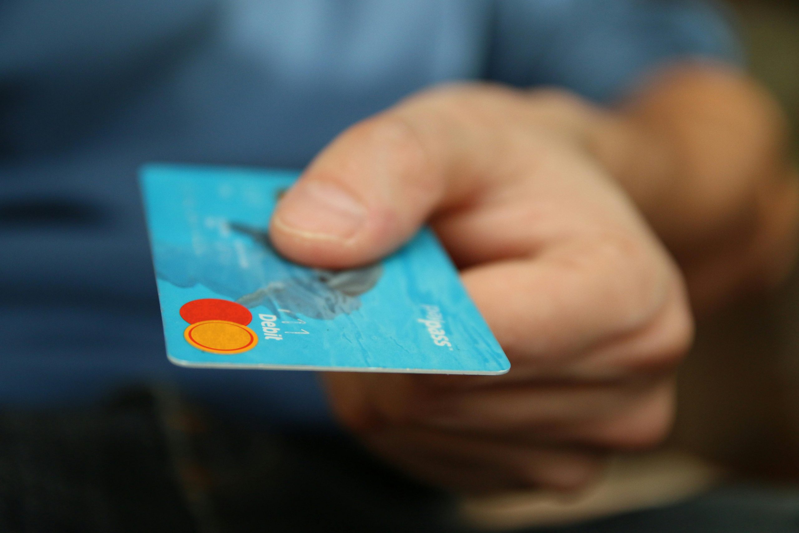 How Global Digital Banking Benefits Employers and Employees